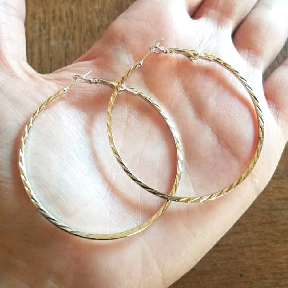 NWOT 5cm Silver Textured Hoops - Picture 3 of 4